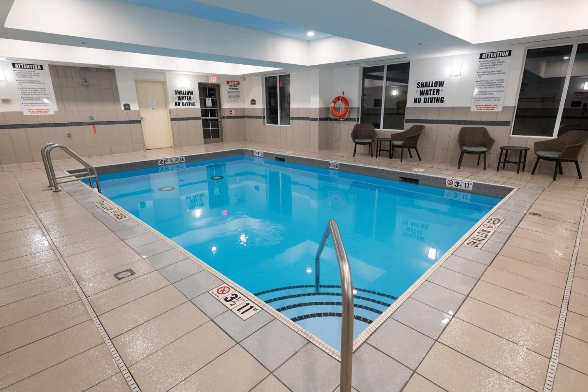 Holiday Inn Express & Suites Huntsville By Ihg Exteriör bild